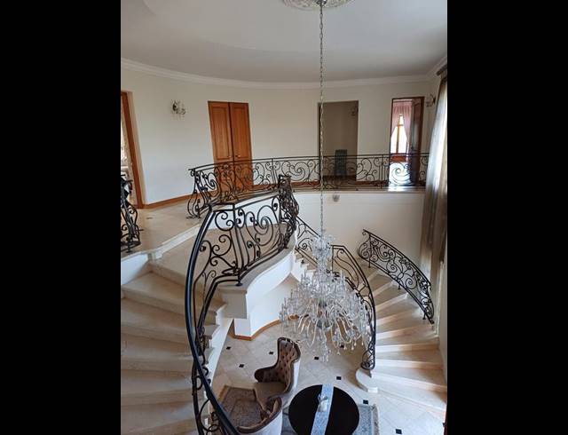 8 BEDROOM HOUSE FOR SALE IN MOOIKLOOF EQUESTRIAN ESTATE